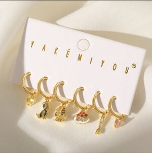 14K Gold Disney Lady & The Tramp Theme Stud Mismatched Huggie Hoop Earrings